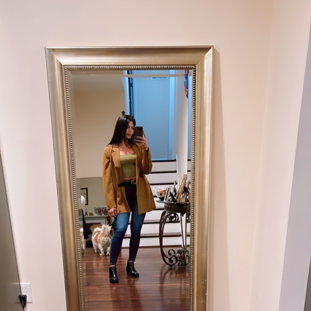 Meet your Posher, Roxana